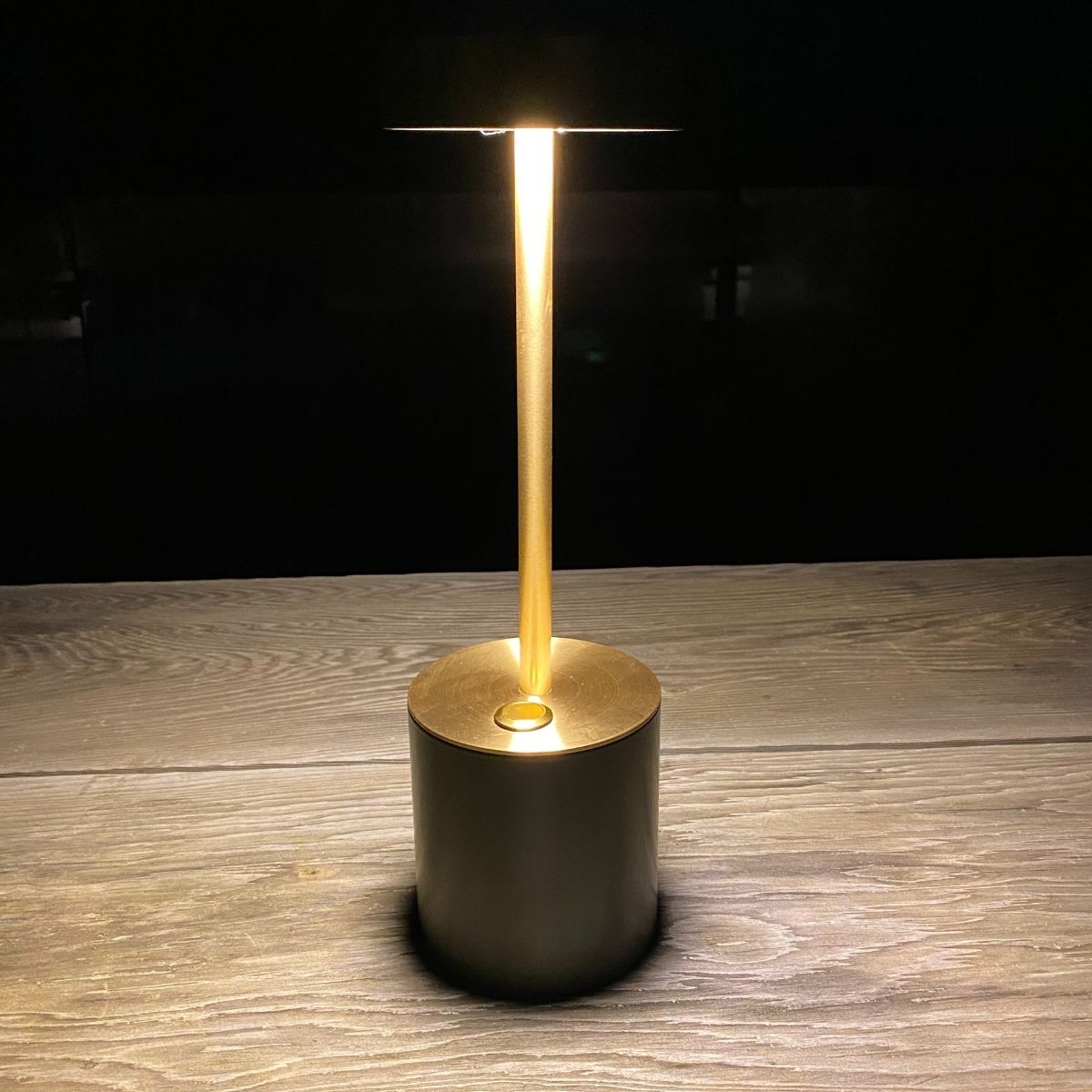 Ledningsfri og genopladelig bordlampe oliven grøn - TakeMe