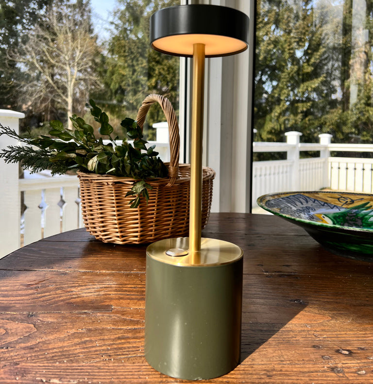 type kubiske Sicilien Ledningsfri og genopladelig bordlampe oliven grøn - TakeMe | Shop Vollmer